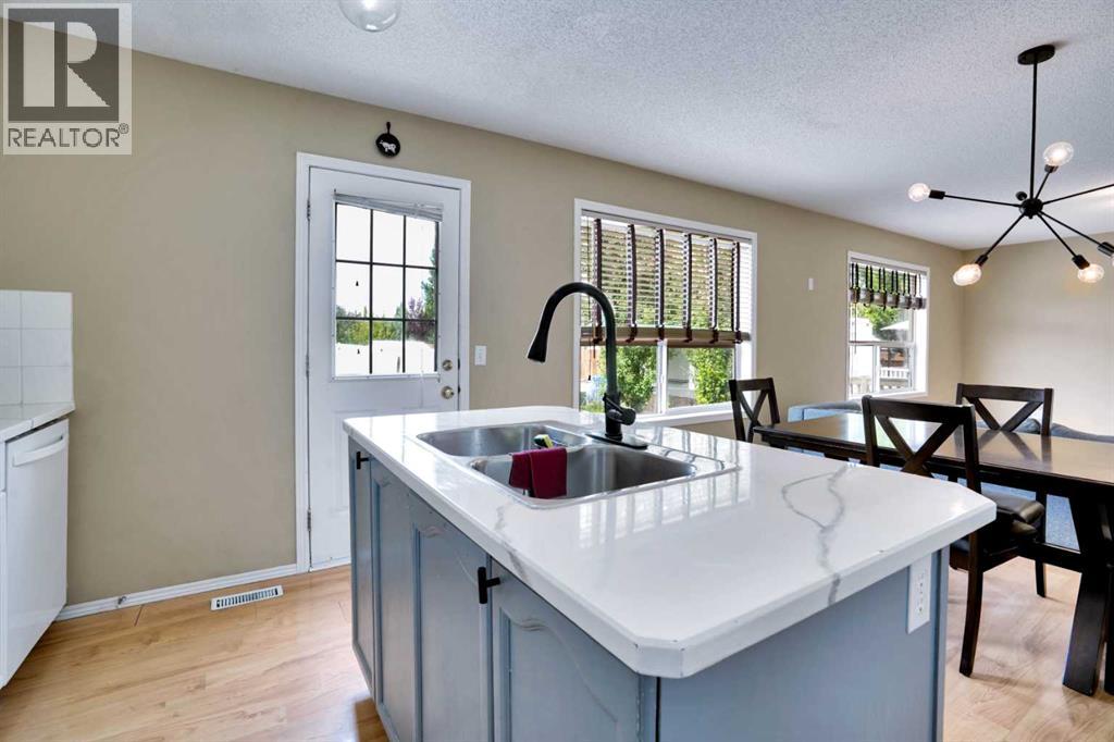 Single Family House for Sale in  Chaparral Drive SE Chaparral Calgary 