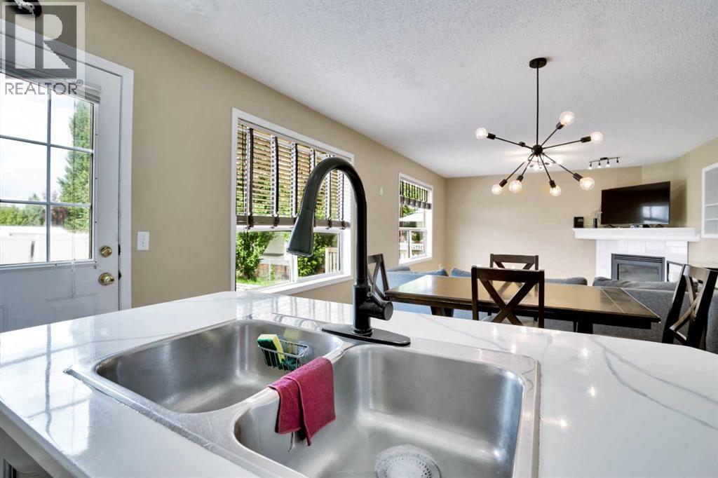 Single Family House for Sale in  Chaparral Drive SE Chaparral Calgary 