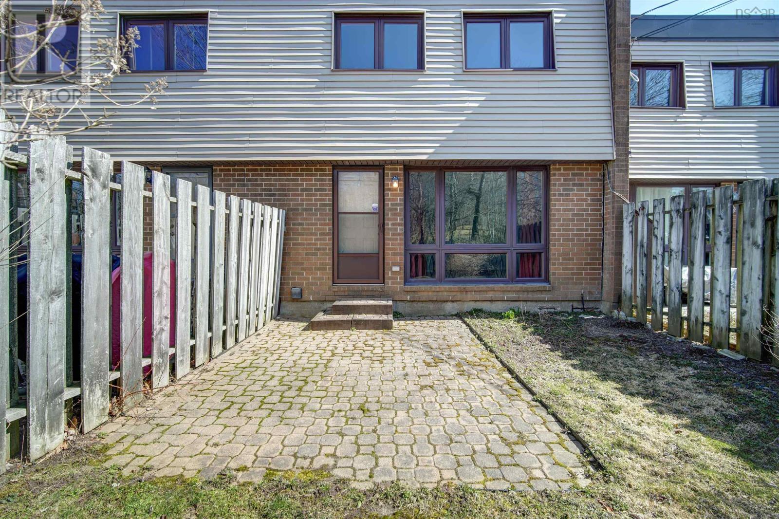 Property 7 of 49 of 112 Forestside Crescent