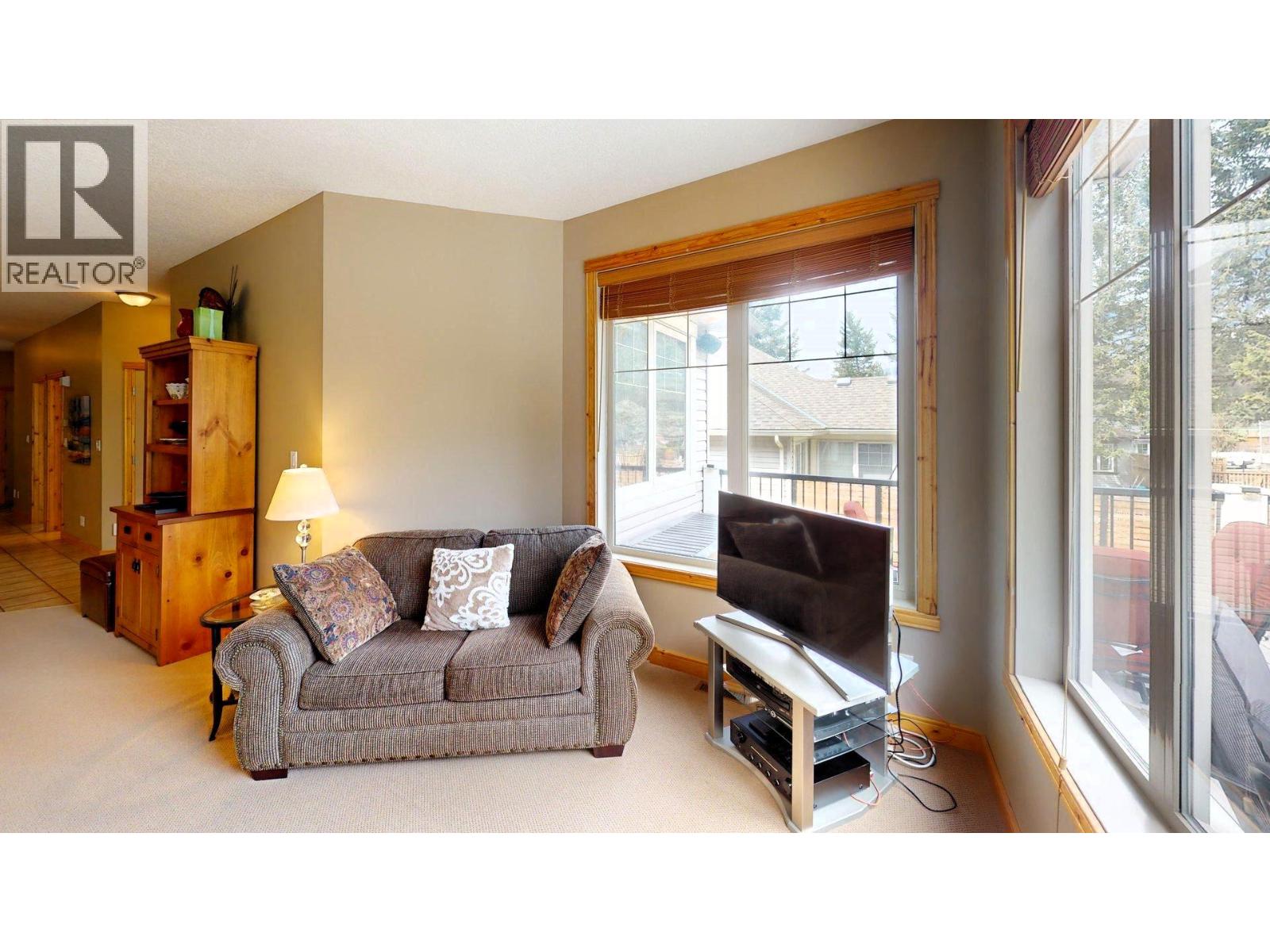 4886 RIDGE ROAD - 11