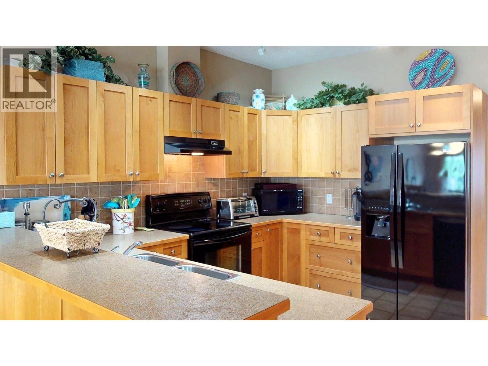 4886 RIDGE ROAD - 19