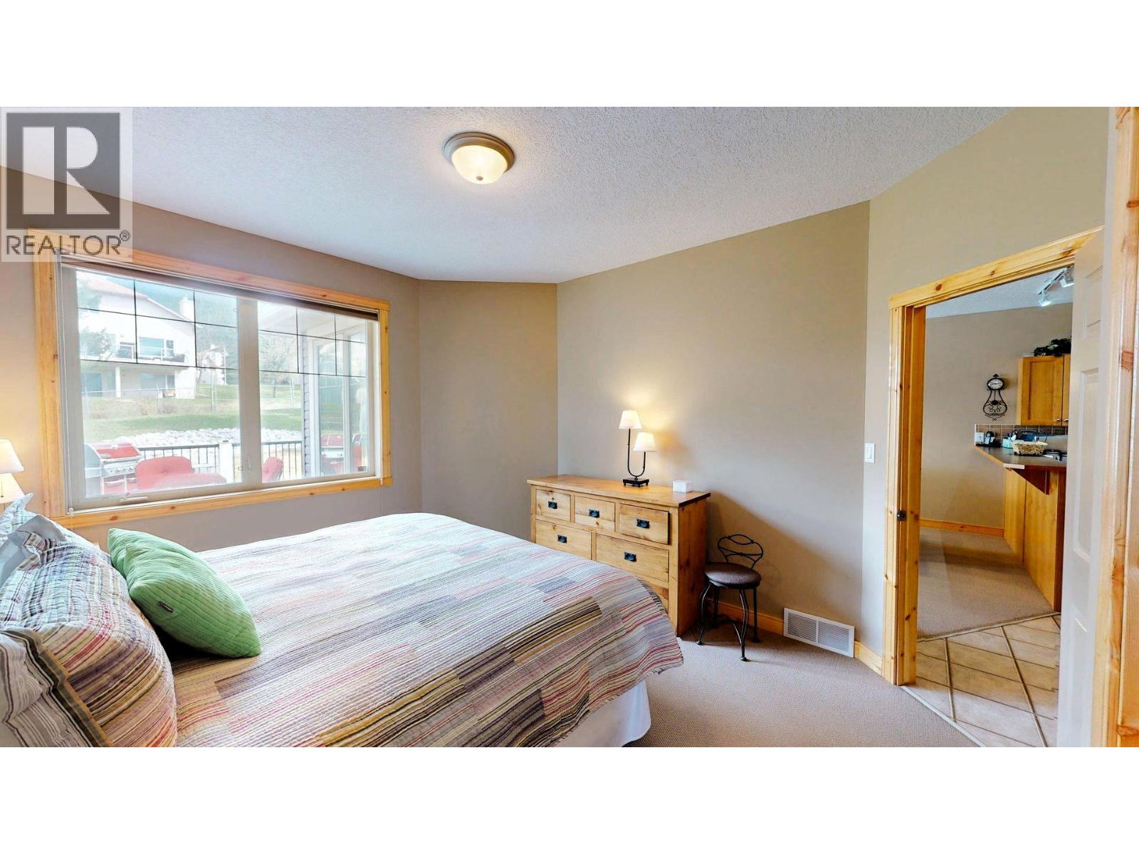 4886 RIDGE ROAD - 33