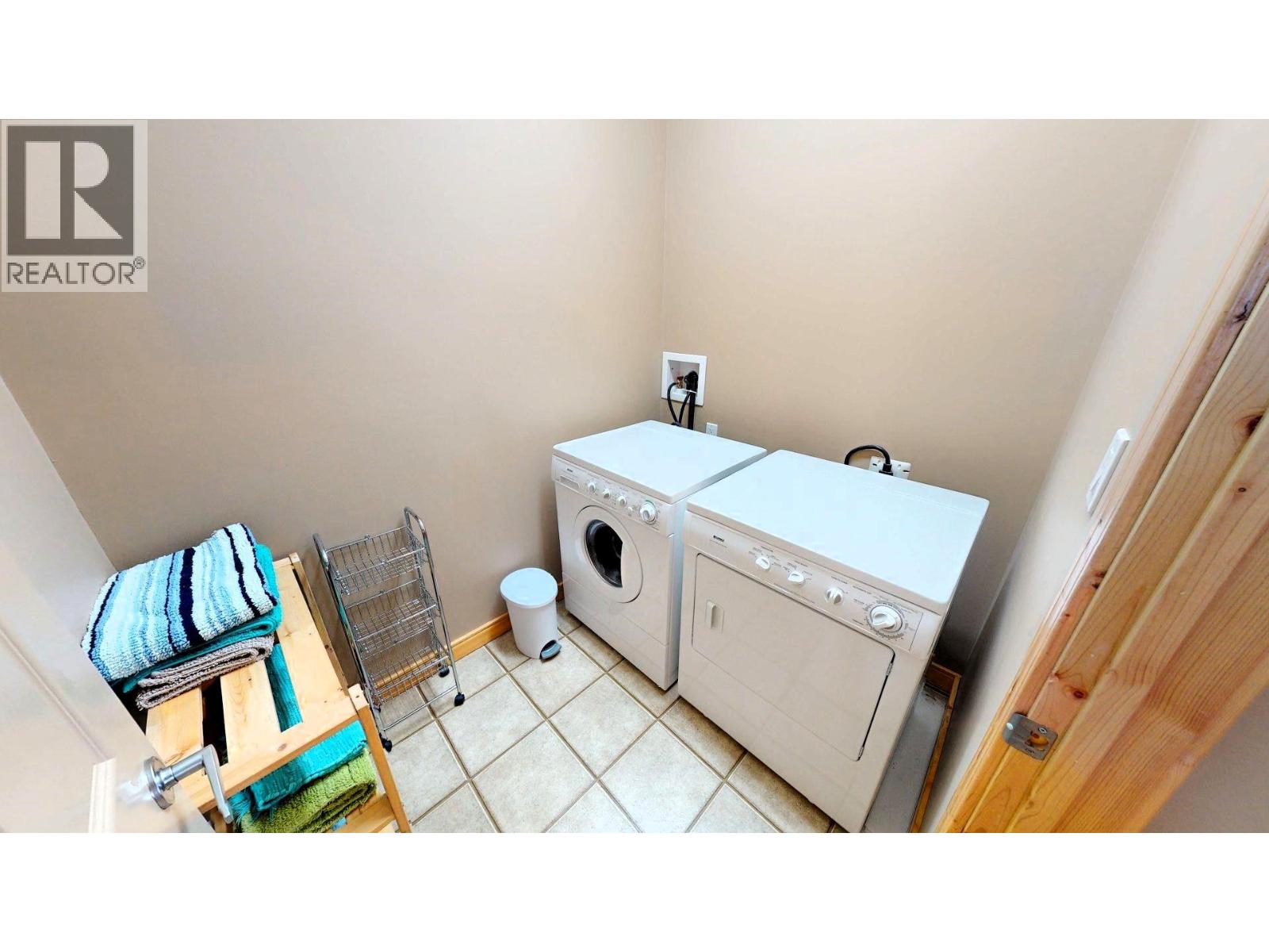 4886 RIDGE ROAD - 43