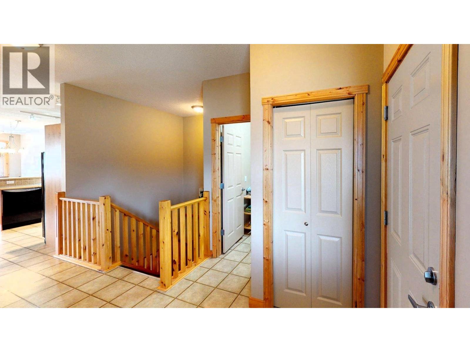 4886 RIDGE ROAD - 44