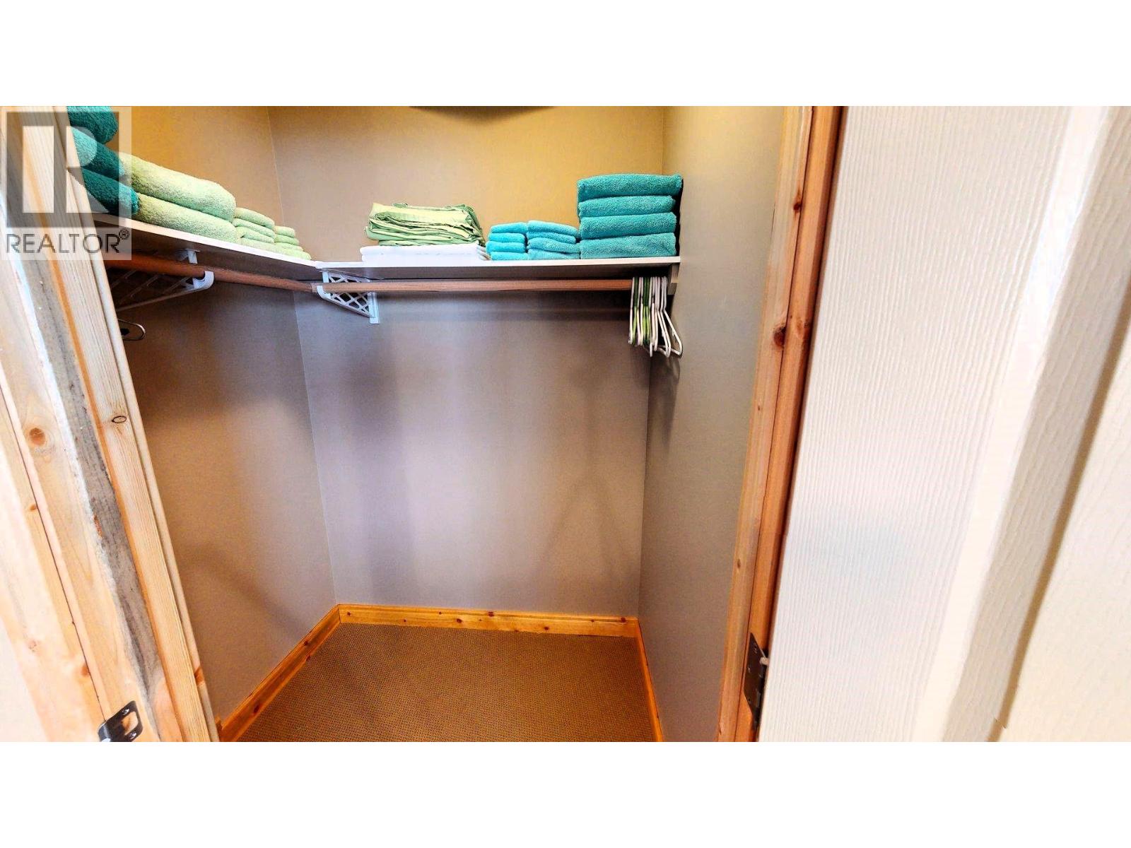 4886 RIDGE ROAD - 60