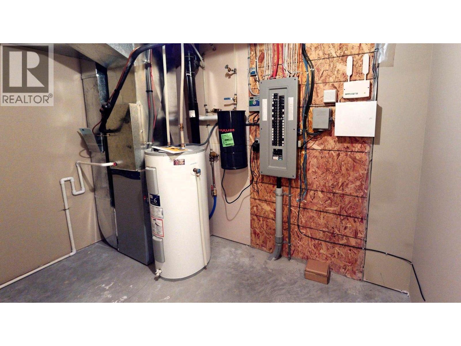 4886 RIDGE ROAD - 63