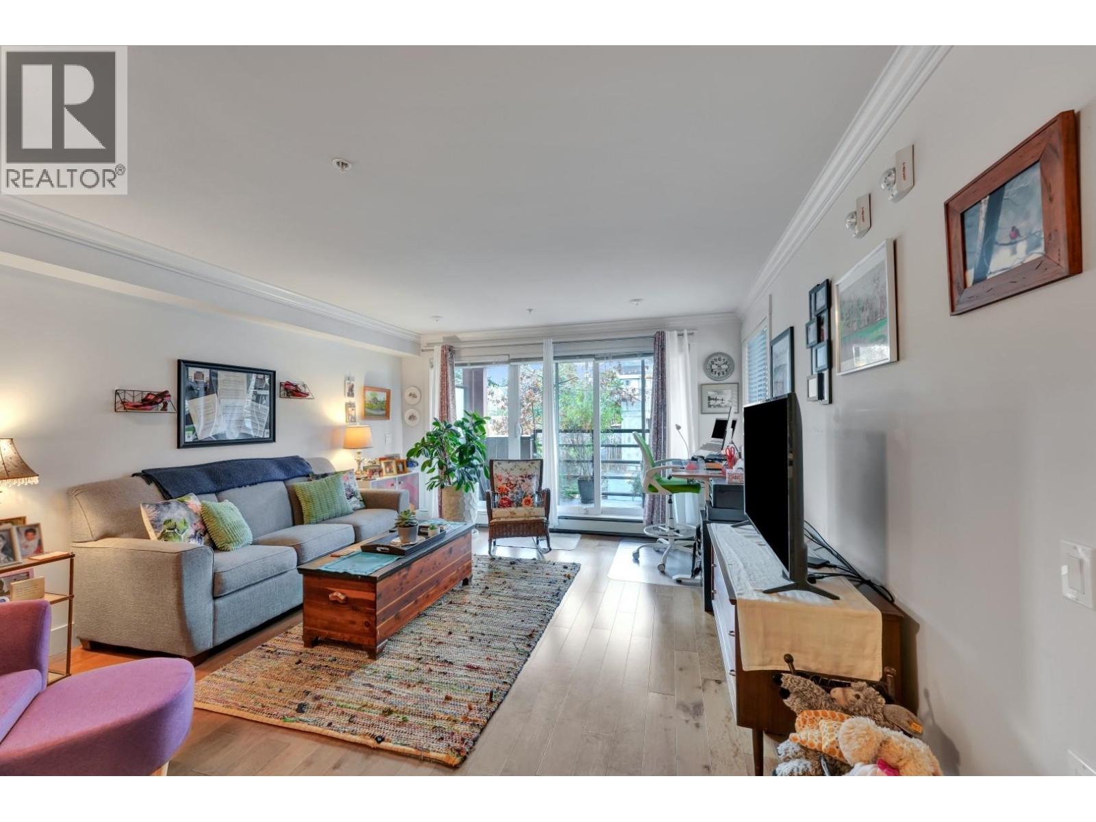 202 857 W 15TH STREET, North Vancouver