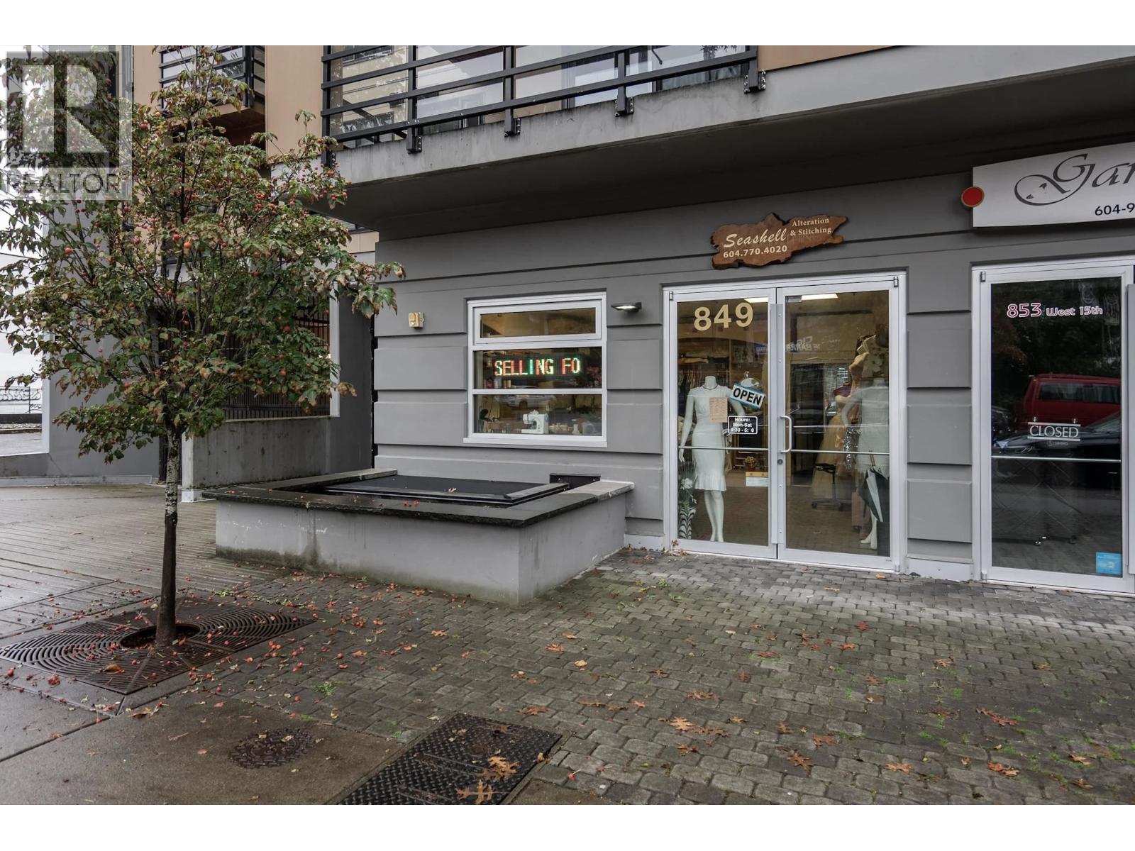 202 857 W 15TH STREET, North Vancouver