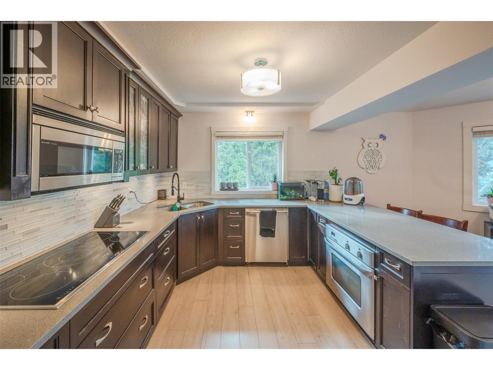 138 EVERGREEN Crescent - 36
