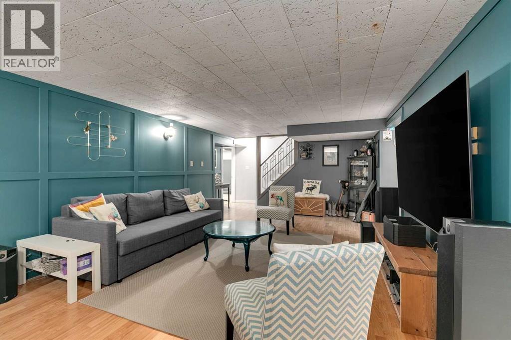 Single Family House Bungalow for Sale in  Sacramento Place SW Southwood Calgary 