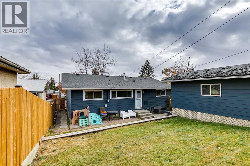 Single Family House Bungalow for Sale in  Sacramento Place SW Southwood Calgary 