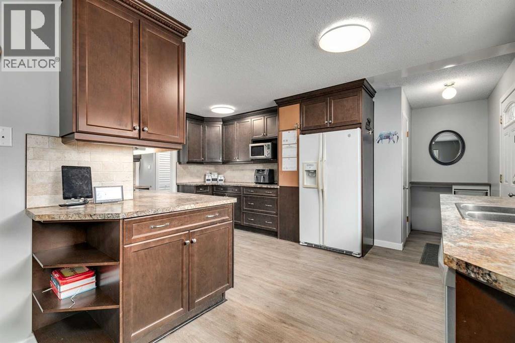 Single Family House Bungalow for Sale in  Sacramento Place SW Southwood Calgary 