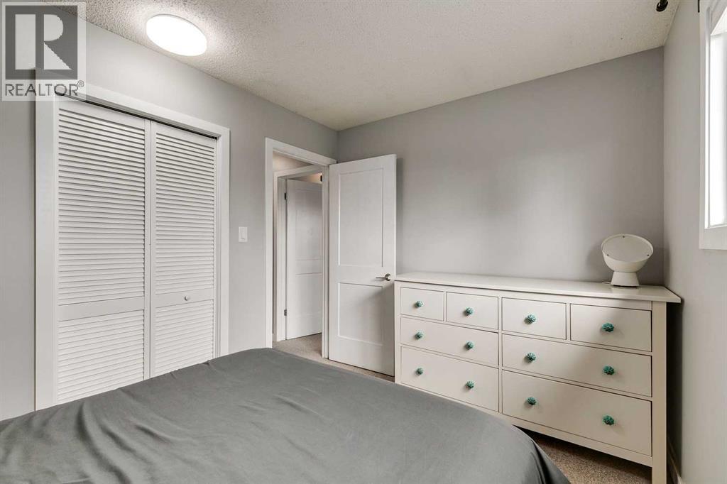 Single Family House Bungalow for Sale in  Sacramento Place SW Southwood Calgary 