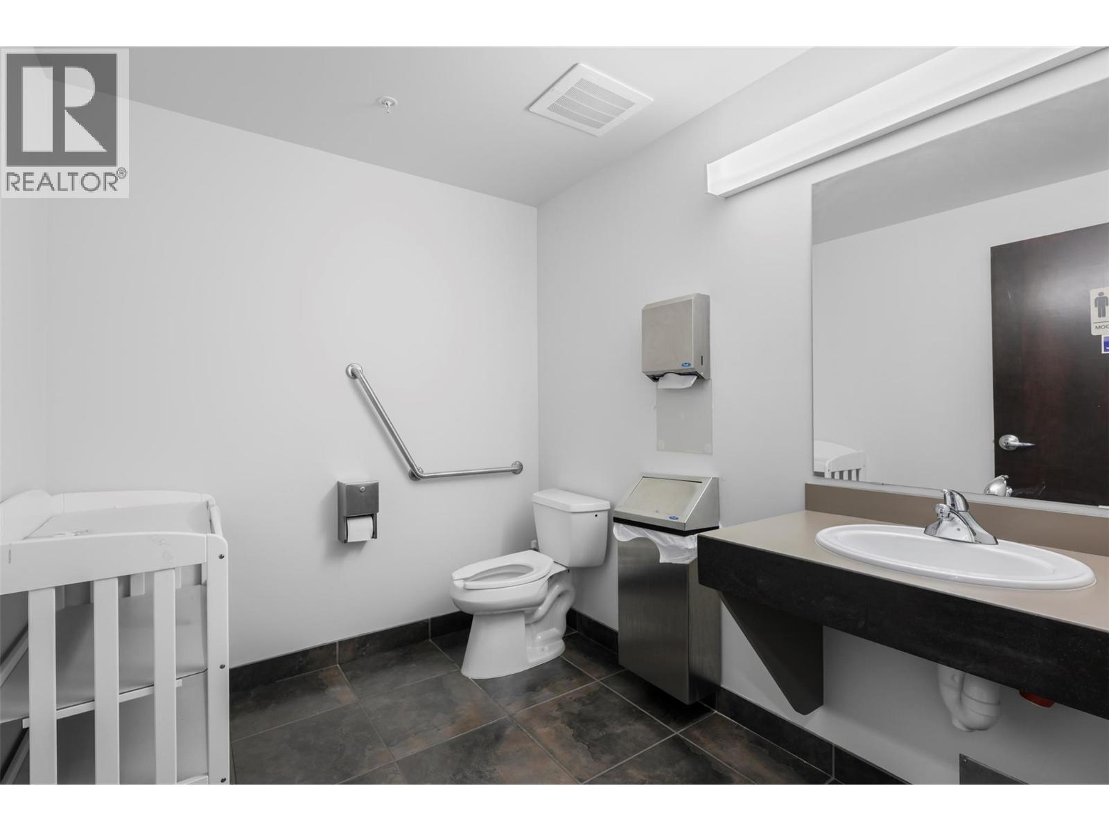 203 474 COLUMBIA Street, Kamloops