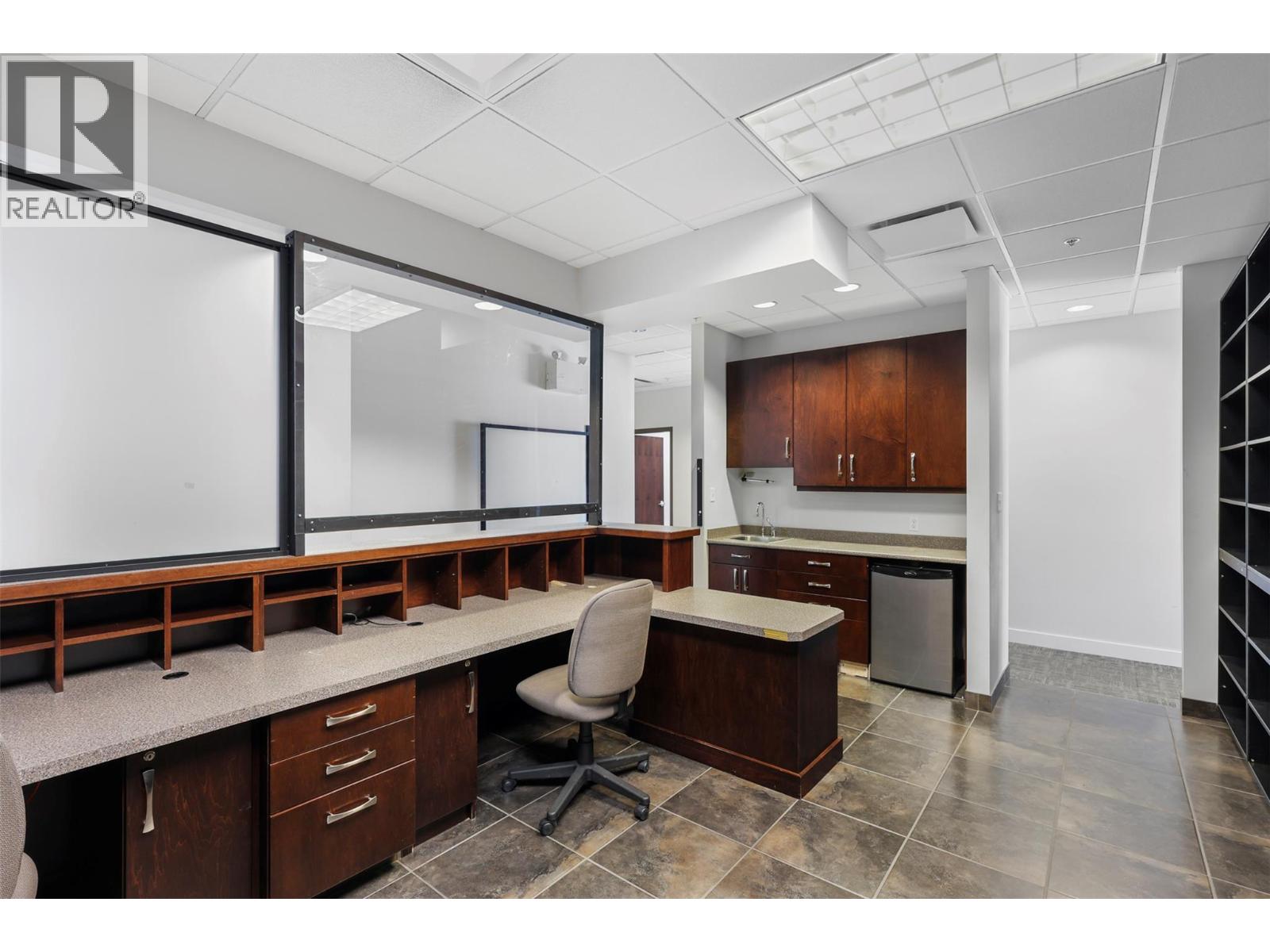 203 474 COLUMBIA Street, Kamloops