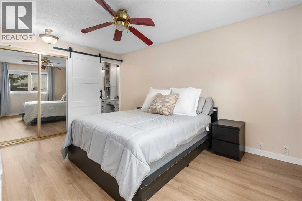 Single Family House Bi-level for Sale in  Woodbine Boulevard SW Woodbine Calgary 