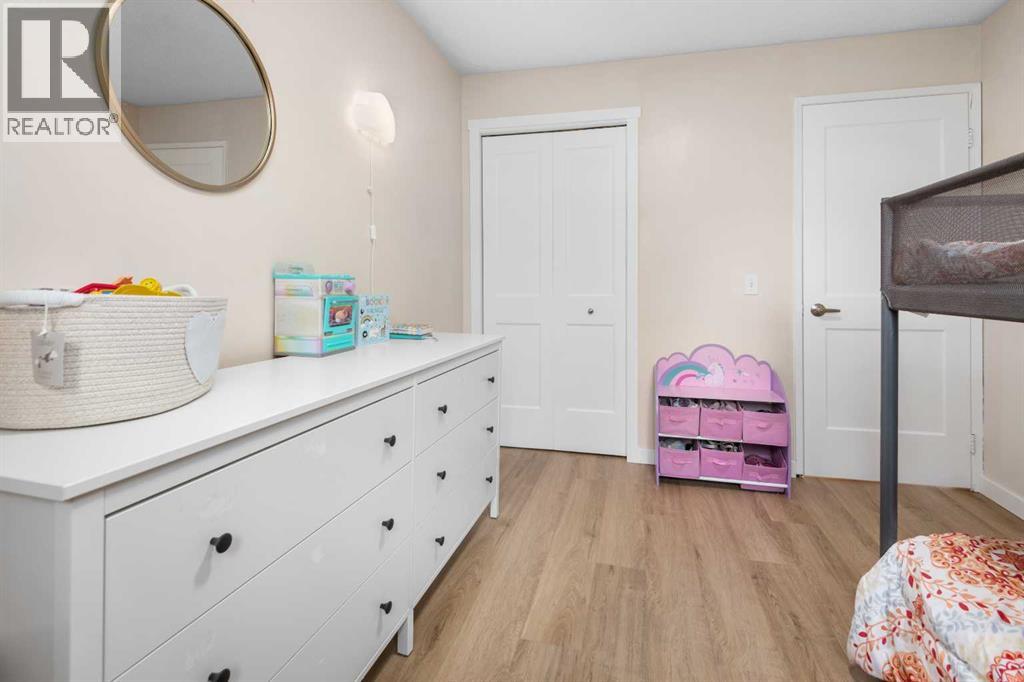 Single Family House Bi-level for Sale in  Woodbine Boulevard SW Woodbine Calgary 