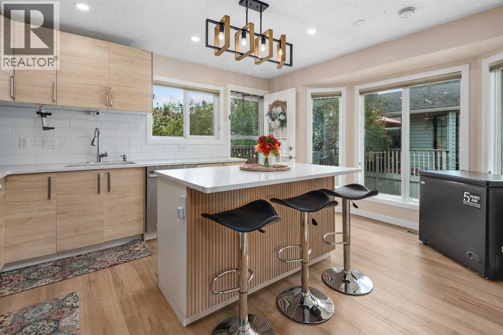 Single Family House Bi-level for Sale in  Woodbine Boulevard SW Woodbine Calgary 