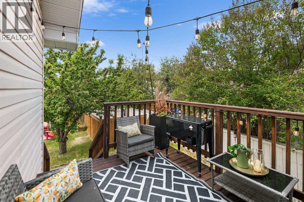 Single Family House Bi-level for Sale in  Woodbine Boulevard SW Woodbine Calgary 