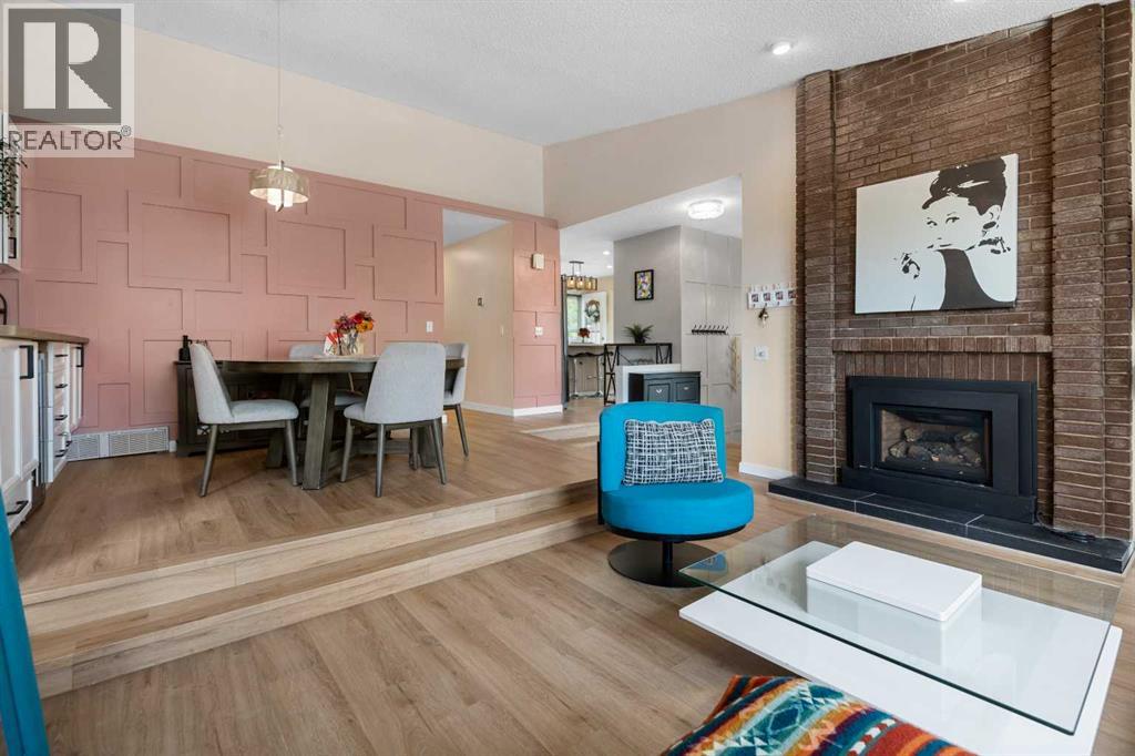 Single Family House Bi-level for Sale in  Woodbine Boulevard SW Woodbine Calgary 