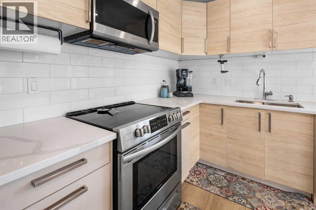 Single Family House Bi-level for Sale in  Woodbine Boulevard SW Woodbine Calgary 