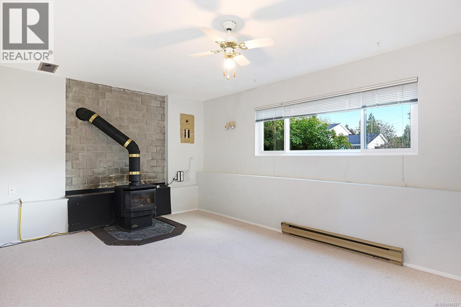 667 Torrence Rd, Comox