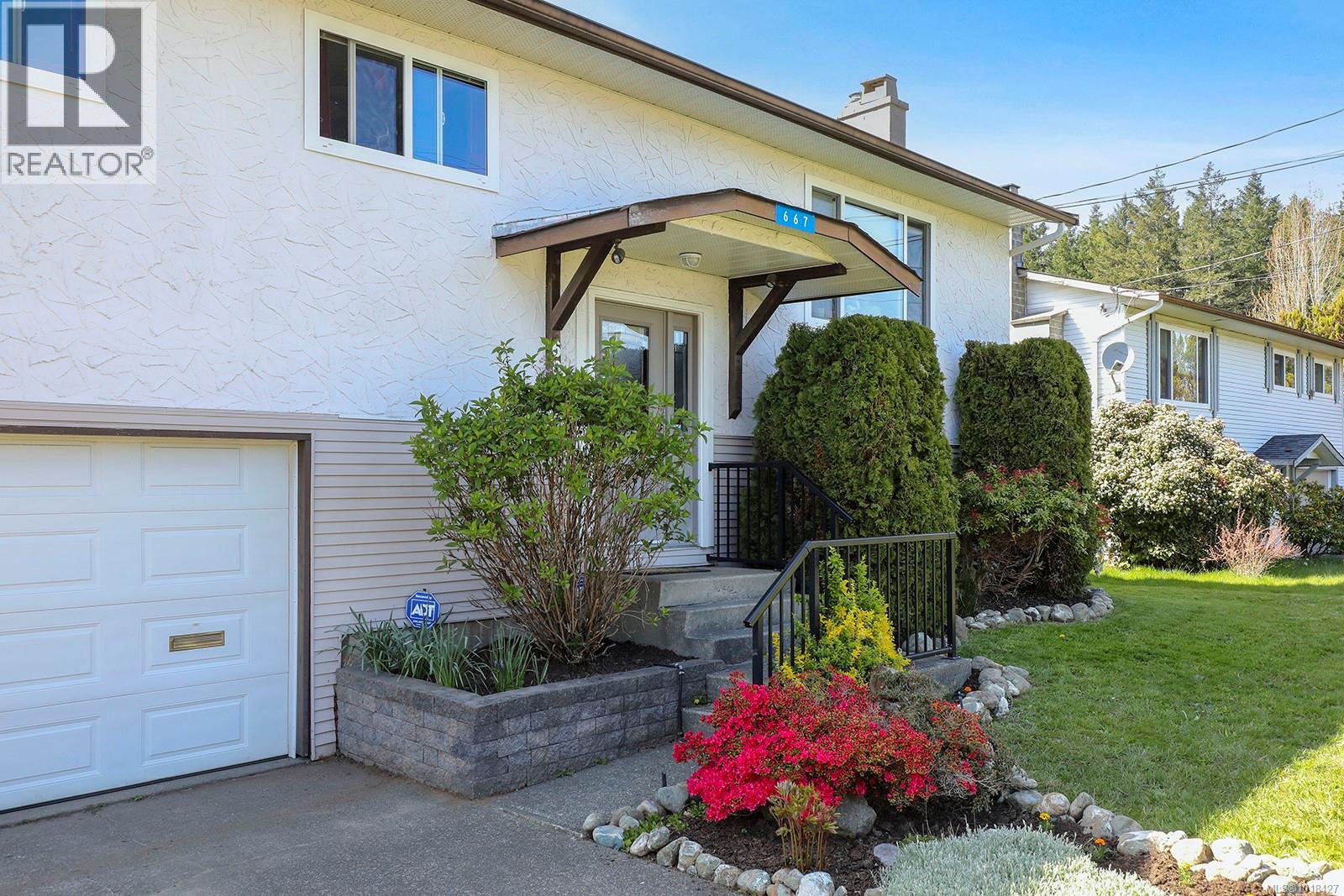 667 Torrence Rd, Comox