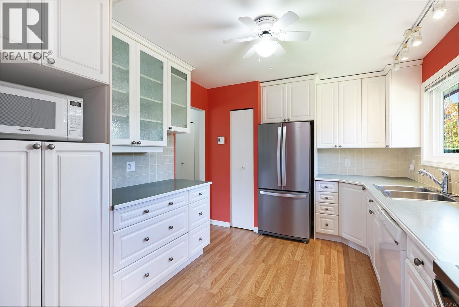 667 Torrence Rd, Comox