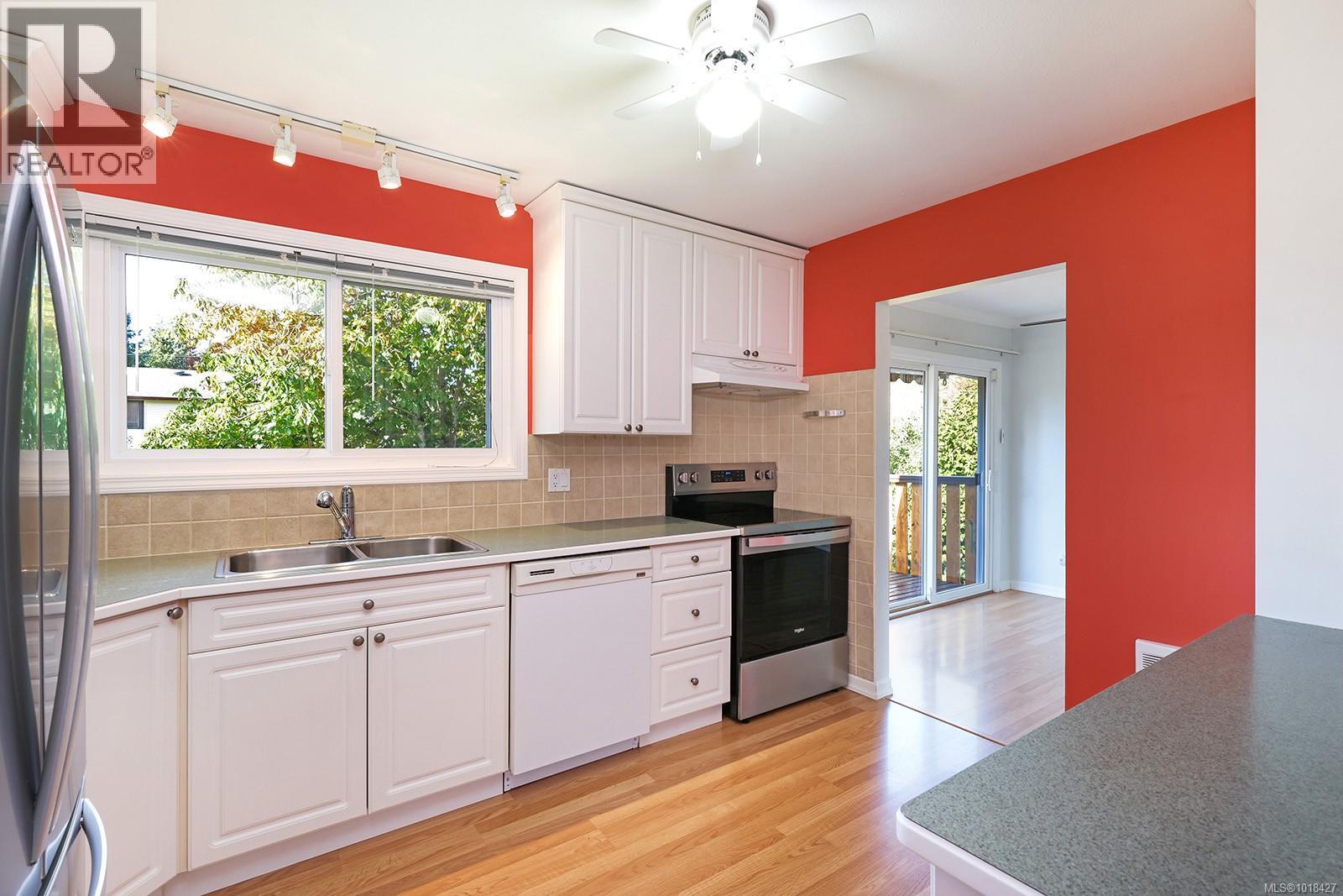 667 Torrence Rd, Comox