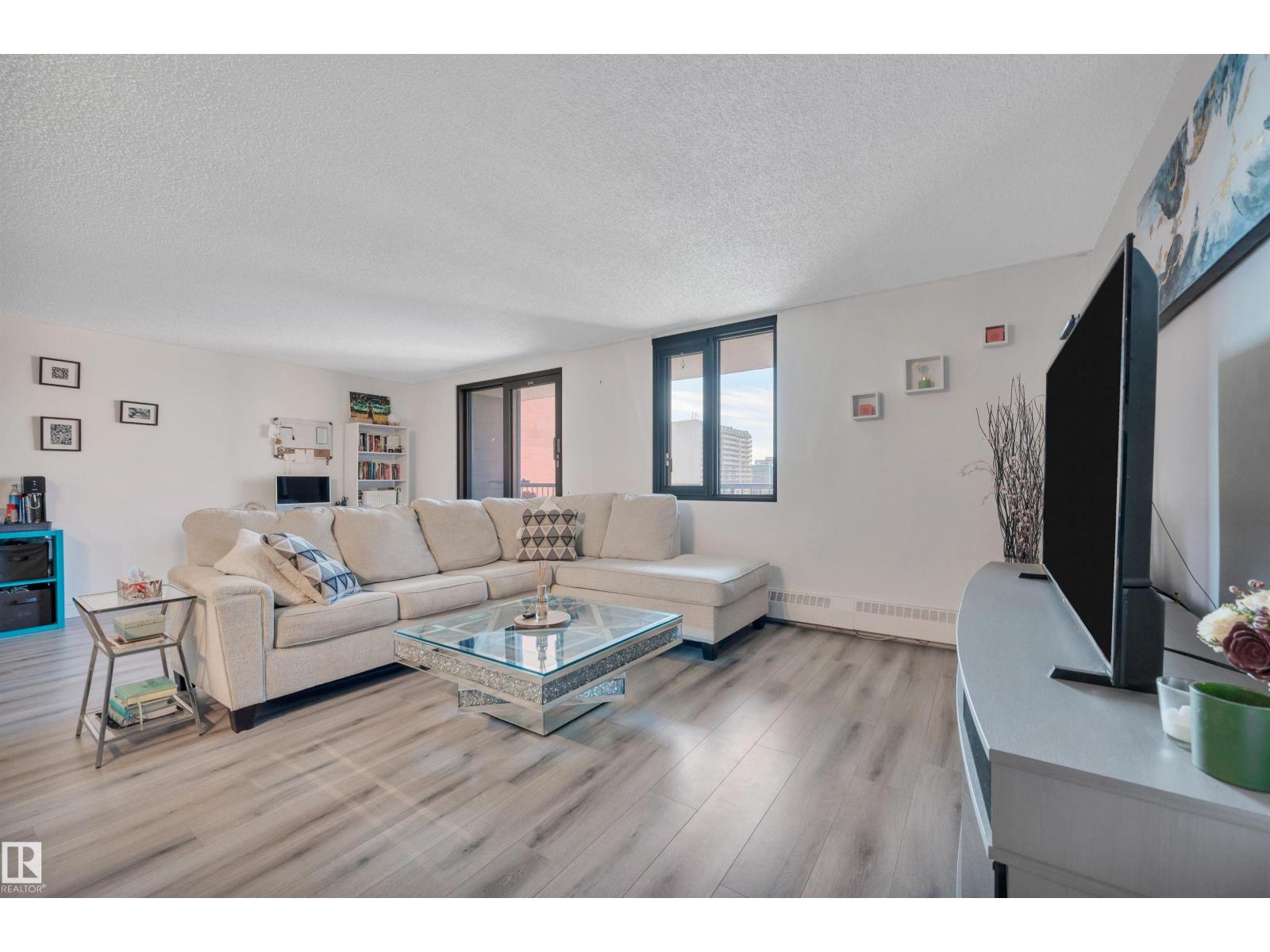 #802 10145 109 ST NW, Edmonton