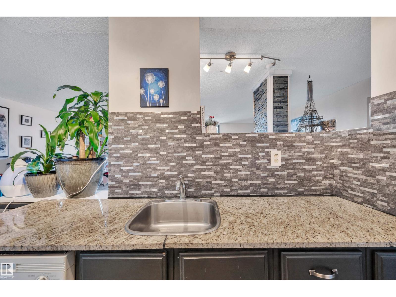 #802 10145 109 ST NW, Edmonton