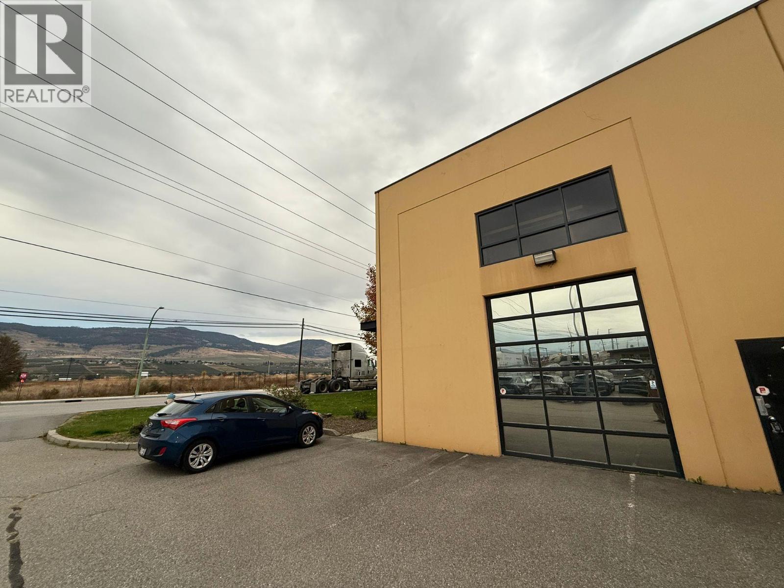 111 140 Commercial Drive, Kelowna