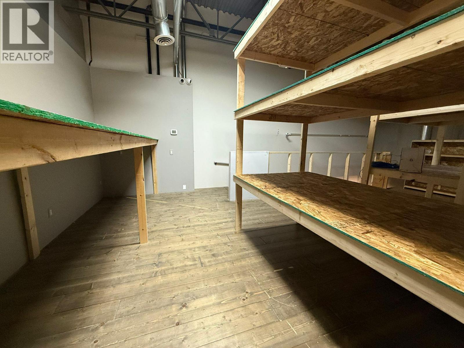 111 140 Commercial Drive, Kelowna