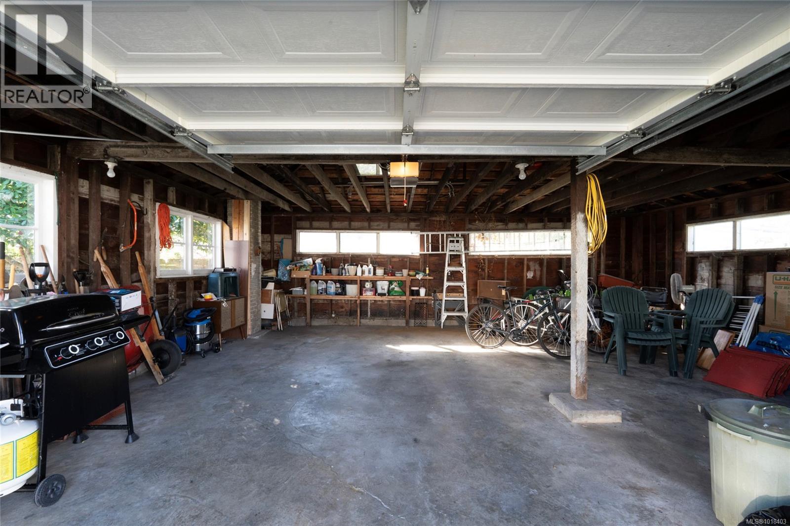 1131 Heald Ave, Esquimalt