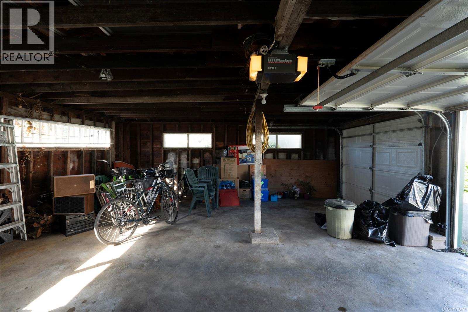 1131 Heald Ave, Esquimalt