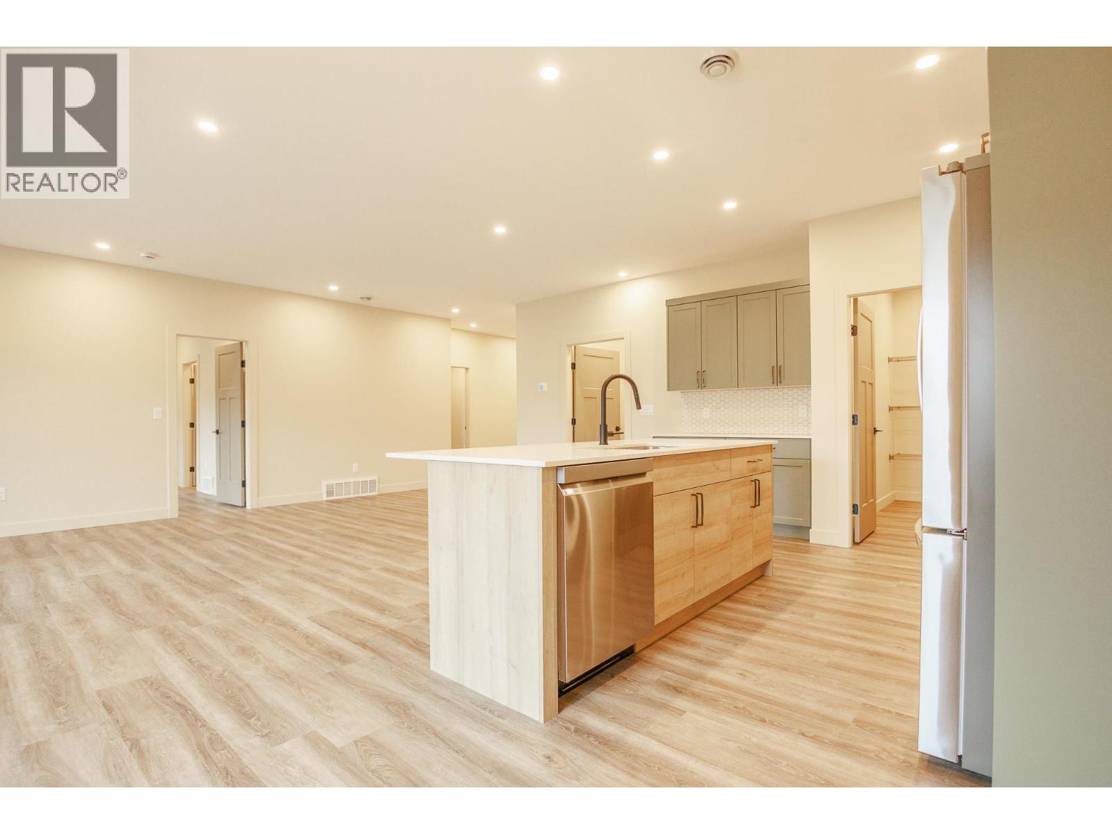 4007 NASH Drive, Terrace