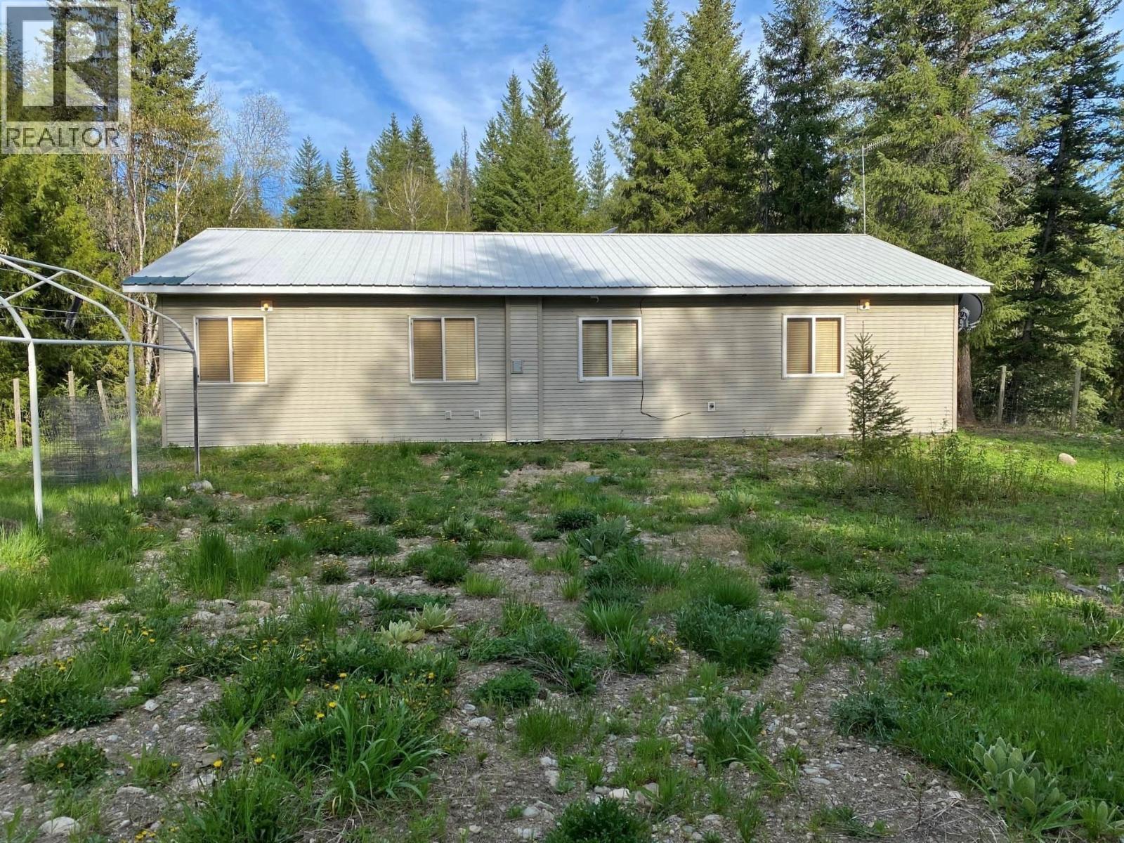 3325 Barriere South Road, Barriere
