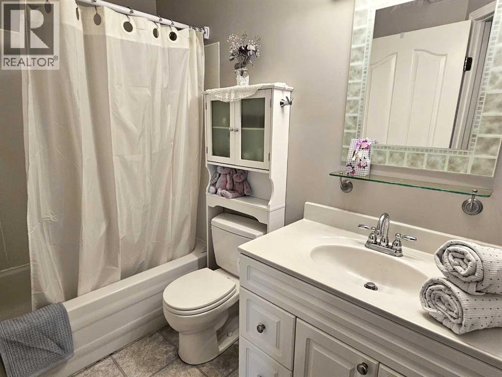 Single Family House Bi-level for Sale in  Hidden Spring Green NW Hidden Valley Calgary 