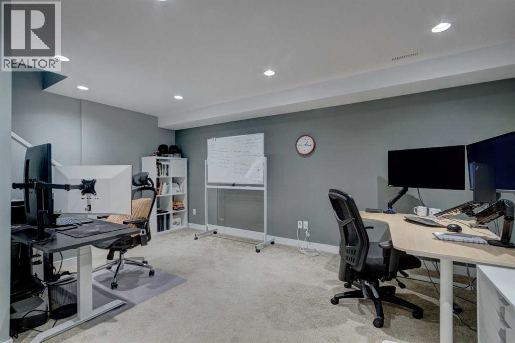 Single Family House for Sale in  Tuscany Springs Way NW Tuscany Calgary 