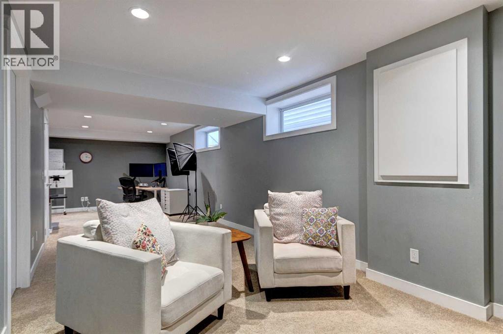 Single Family House for Sale in  Tuscany Springs Way NW Tuscany Calgary 