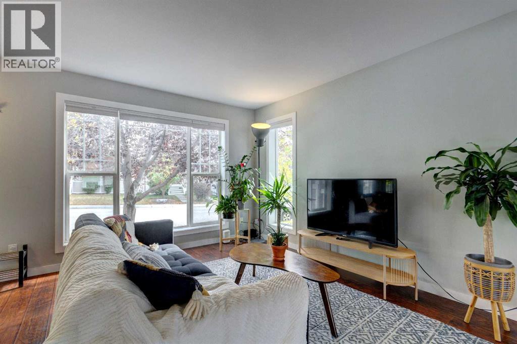 Single Family House for Sale in  Tuscany Springs Way NW Tuscany Calgary 