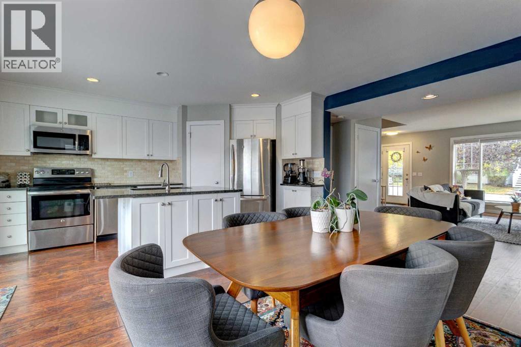 Single Family House for Sale in  Tuscany Springs Way NW Tuscany Calgary 