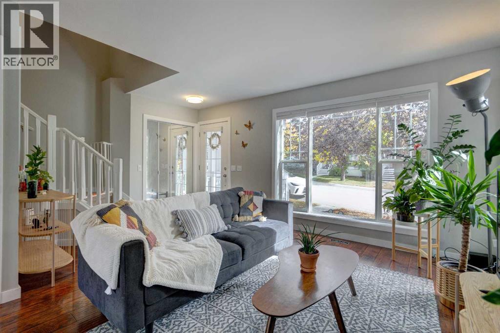 Single Family House for Sale in  Tuscany Springs Way NW Tuscany Calgary 