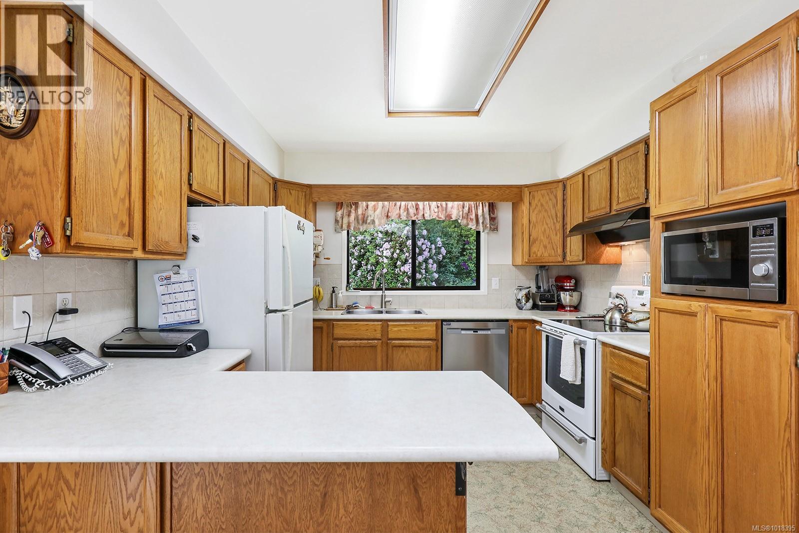 970 McLean Rd, Qualicum Beach