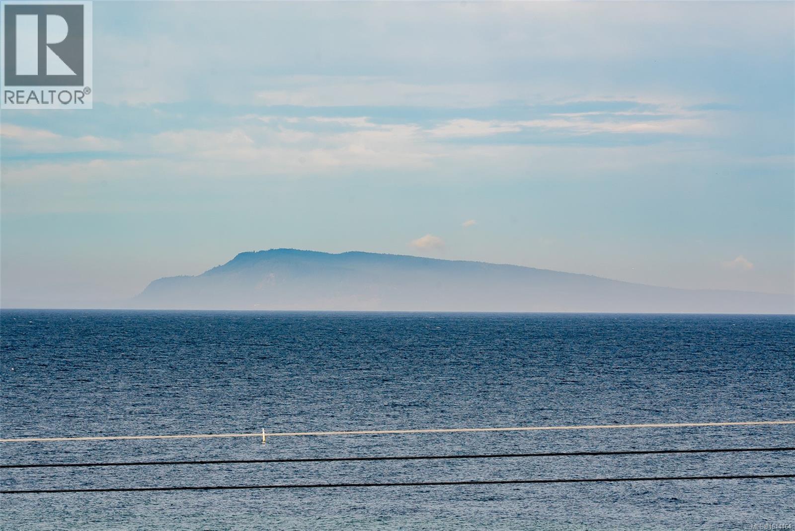 441 Memorial Ave, Qualicum Beach