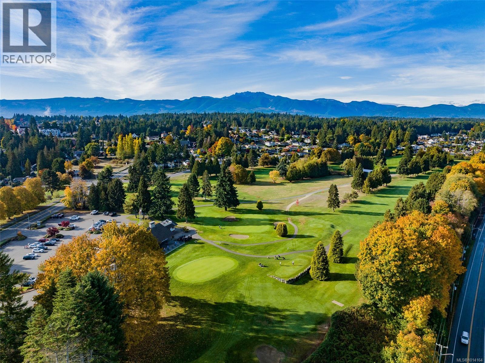 441 Memorial Ave, Qualicum Beach