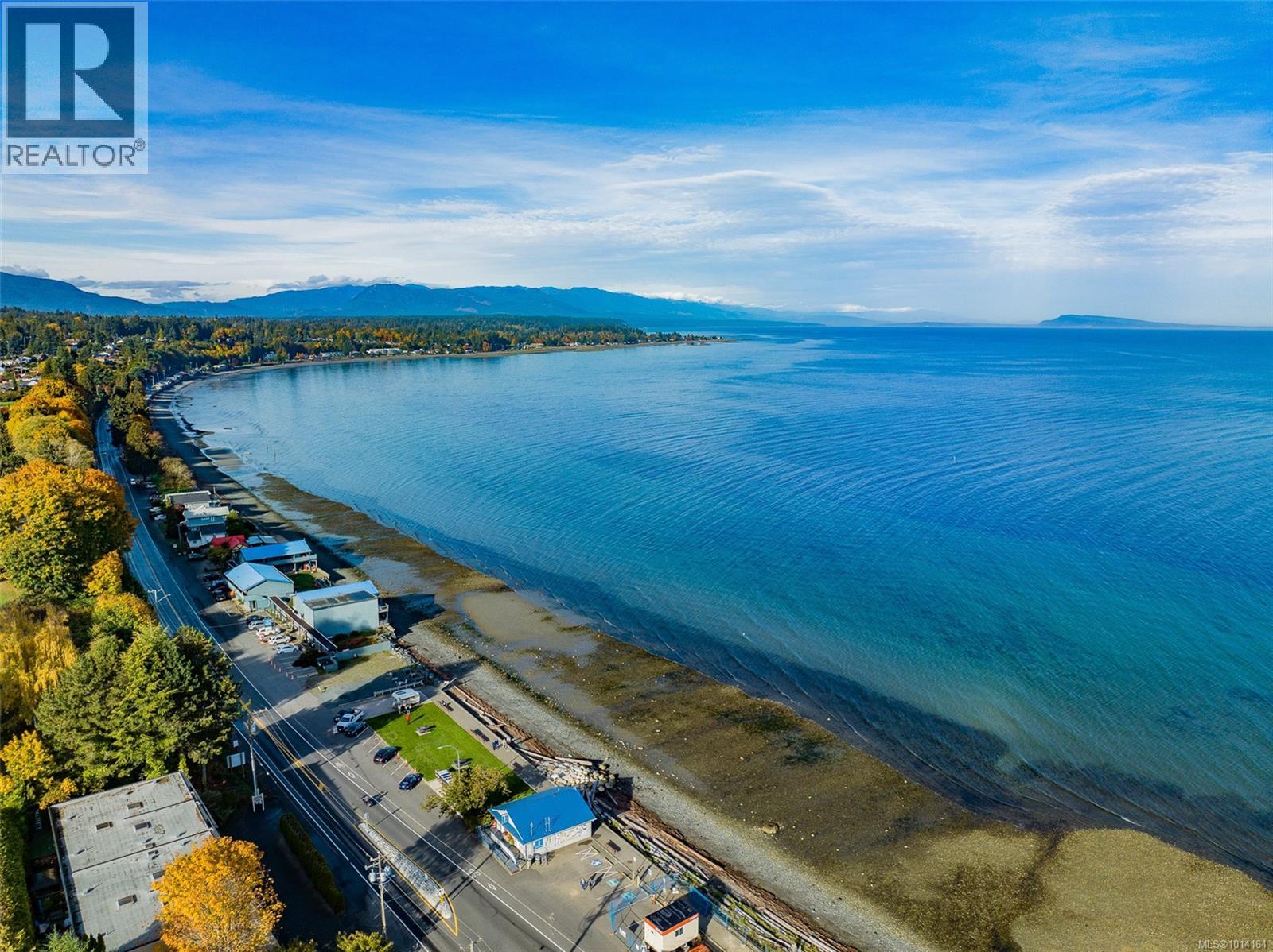 441 Memorial Ave, Qualicum Beach