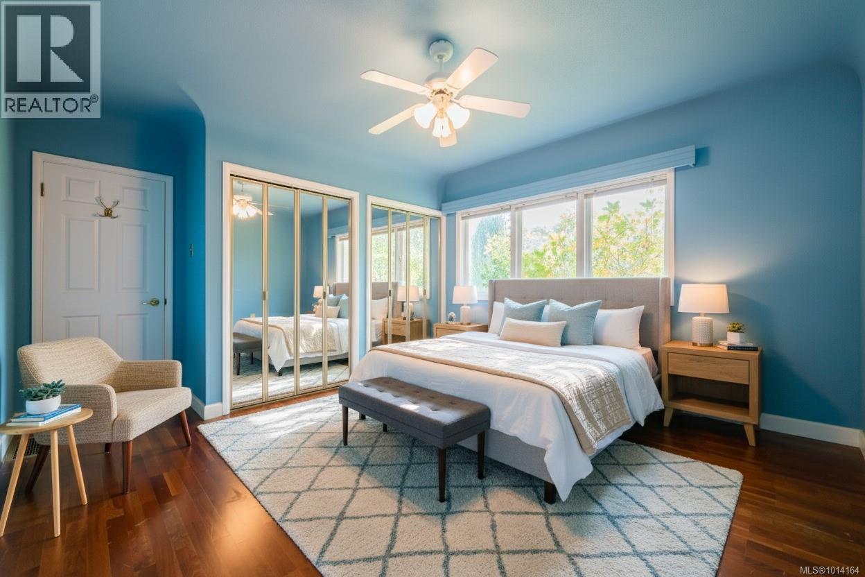 441 Memorial Ave, Qualicum Beach