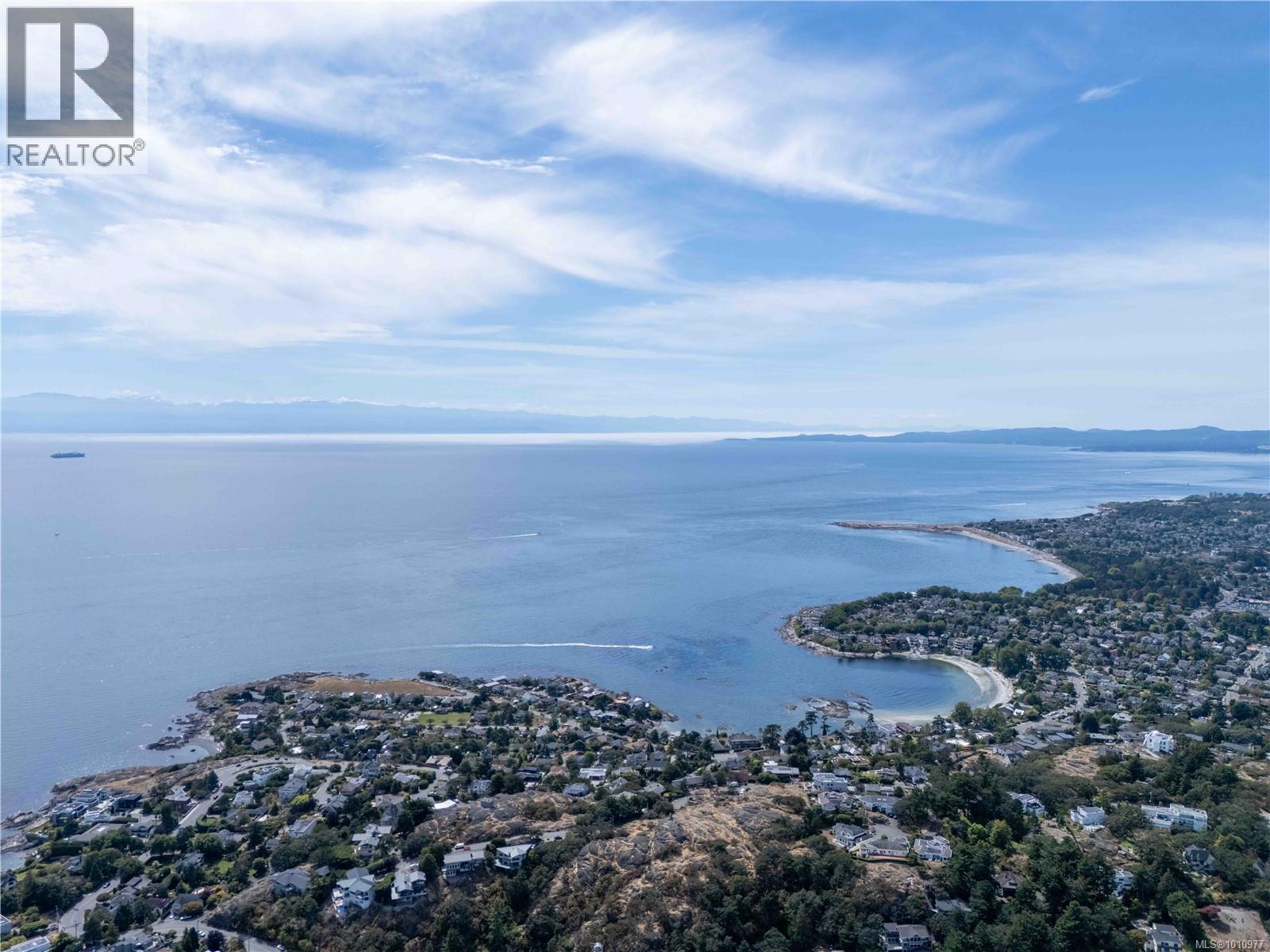 320 Beach Dr, Oak Bay