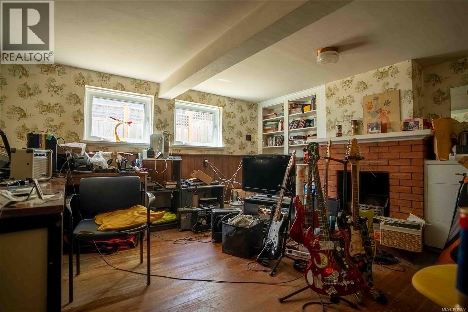 320 Beach Dr, Oak Bay